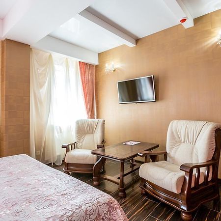 Hotel Premier Kamjanske Exterior foto