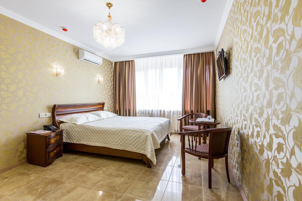 Hotel Premier Kamjanske Zimmer foto