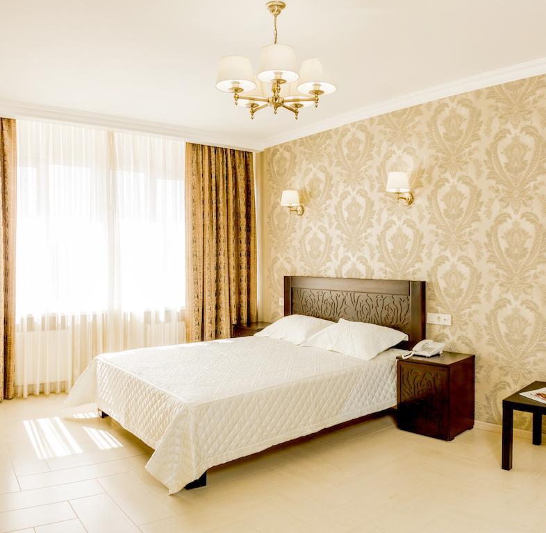 Hotel Premier Kamjanske Zimmer foto