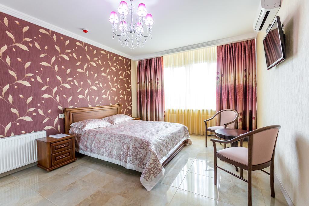 Hotel Premier Kamjanske Zimmer foto